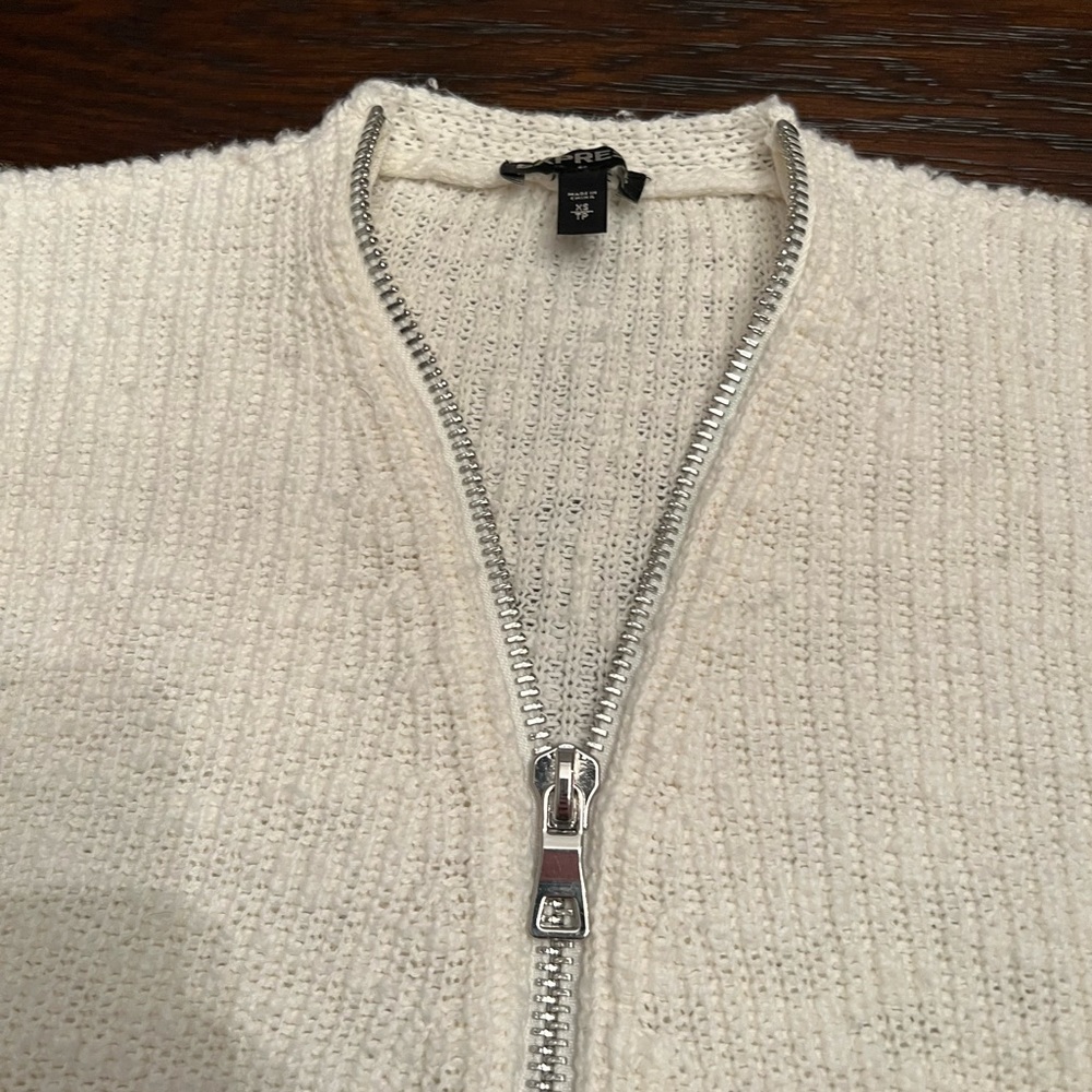 Express Sweater - Picture 2 of 4